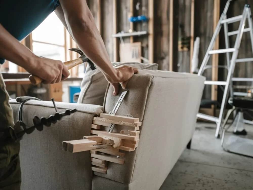 Jak zszyć kanapę na szwie i uniknąć kosztownych napraw