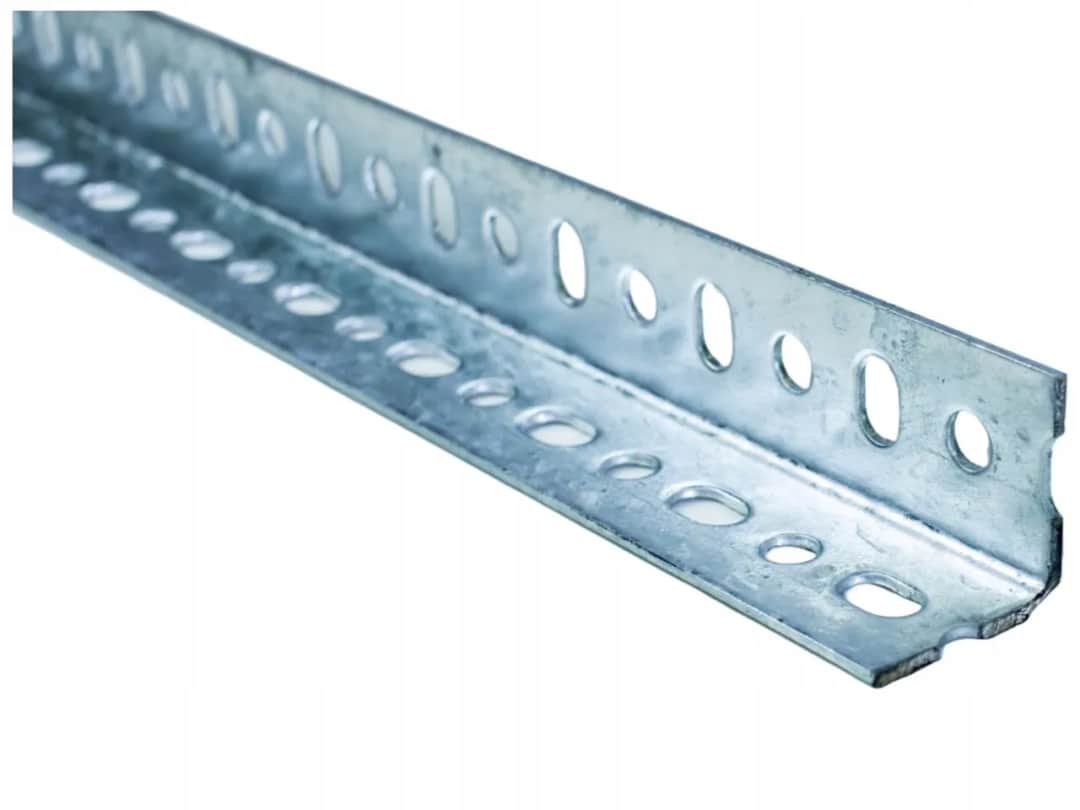 Jaki kątownik na regał? Wybierz najlepszy materiał dla swojej półki