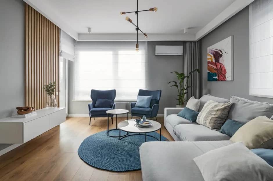 Jaki kolor krzeseł do szarej kanapy, aby stworzyć idealny wystrój?