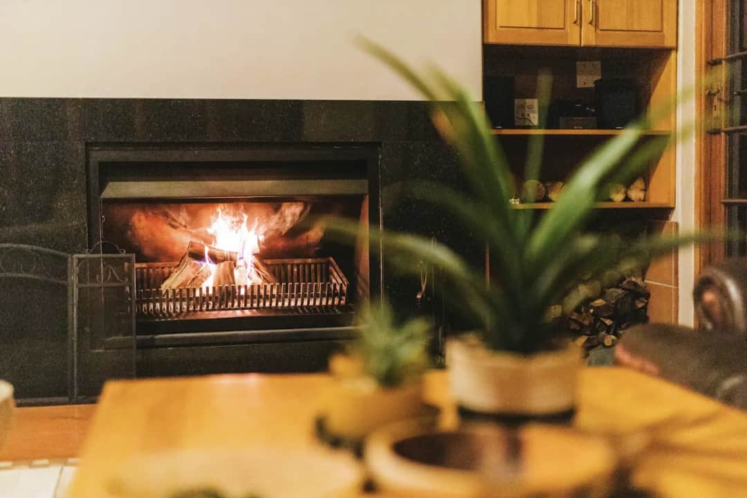 Sklep z kominkami – jak wybrać idealny model do swojego domu?