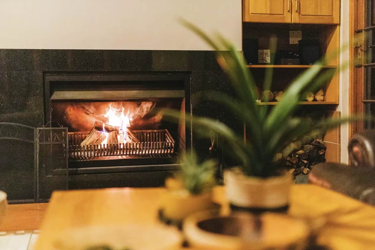 Sklep z kominkami – jak wybrać idealny model do swojego domu?